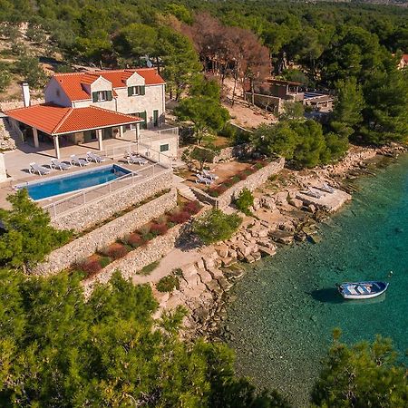 Luxury Villa Kate On Sea With Heated Pool Milna  Exterior foto