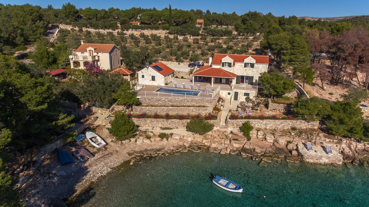 Luxury Villa Kate On Sea With Heated Pool Milna  Exterior foto